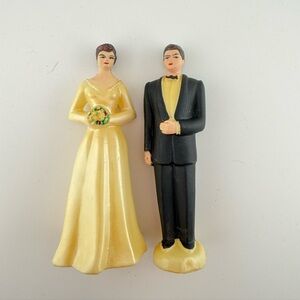 Vintage bride and groom wedding cake topper plastic? Celluloid?